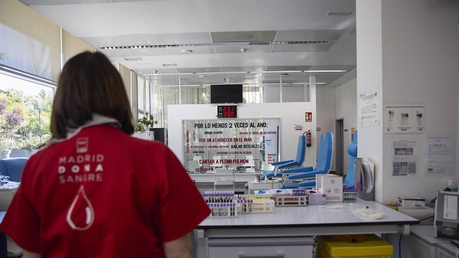 Los hospitales madrileños necesitan donaciones de sangre de los grupos '0-', 'B-' y 'A+'