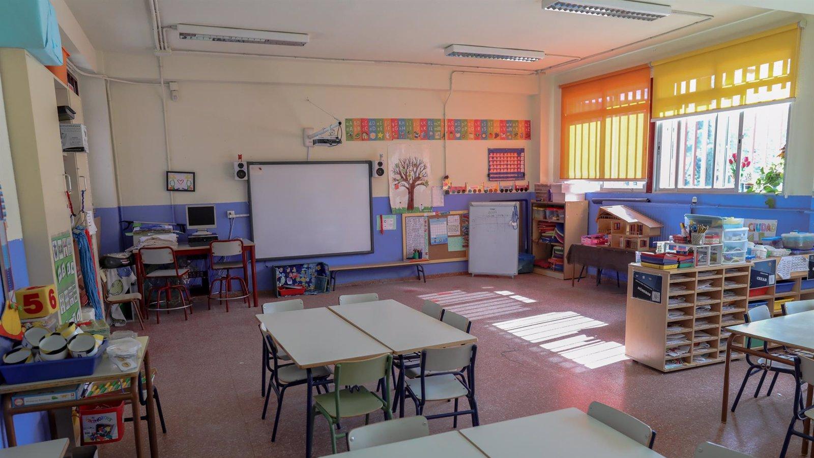 La Comunidad de Madrid garantiza la estabilidad laboral en educación hasta 2025