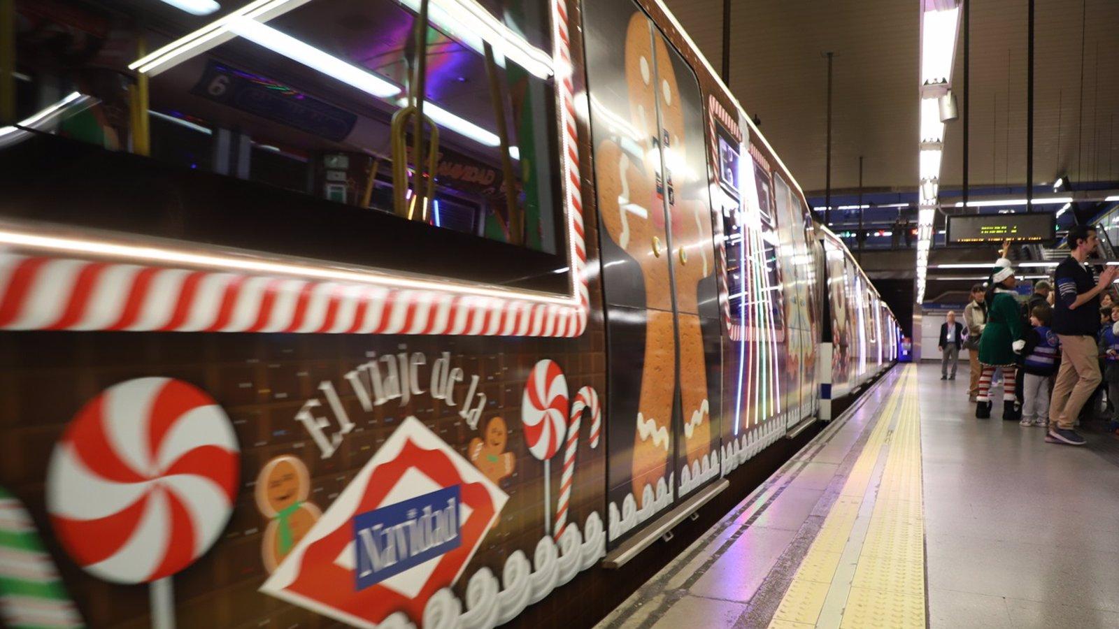 El Tren de la Navidad del Metro de Madrid registra un éxito rotundo con 355.000 viajeros en sus primeros días