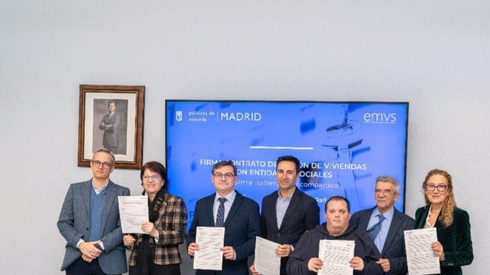 La EMVS Madrid firma con 16 entidades sociales los contratos de cesión de viviendas destinadas al alojamiento temporal