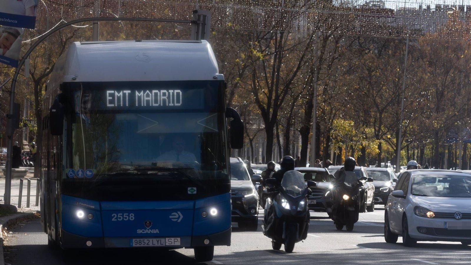 El primer autobús a demanda de la EMT llega a Fuencarral-El Pardo