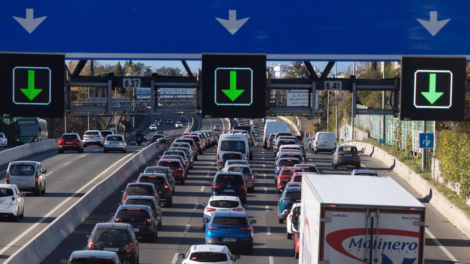 Varios accidentes complican el tráfico navideño en la Comunidad de Madrid