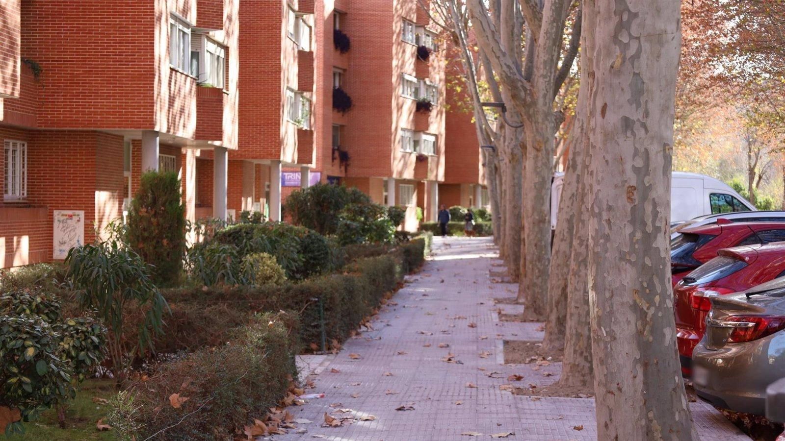 Finalizan las obras de renovación de las aceras en la calle Toledo en el barrio del Val de Alcalá