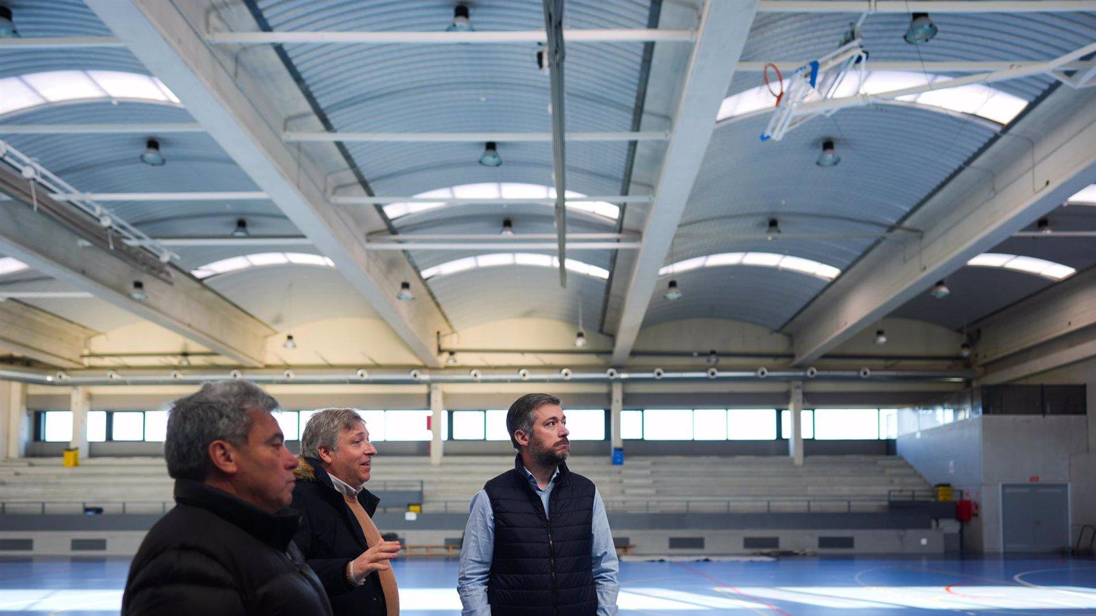 La Comunidad finaliza en Buitrago las obras de pavimentación de la calle Miramontes para mejorar el acceso al polideportivo