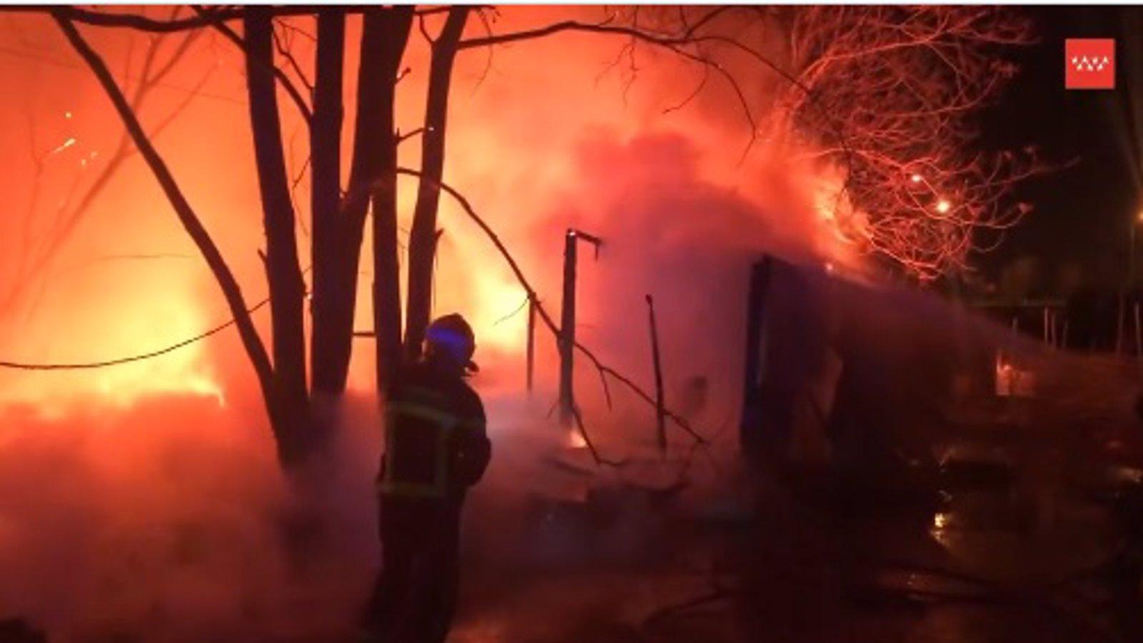 Incendio sin heridos en varias infraviviendas de San Fernando de Henares