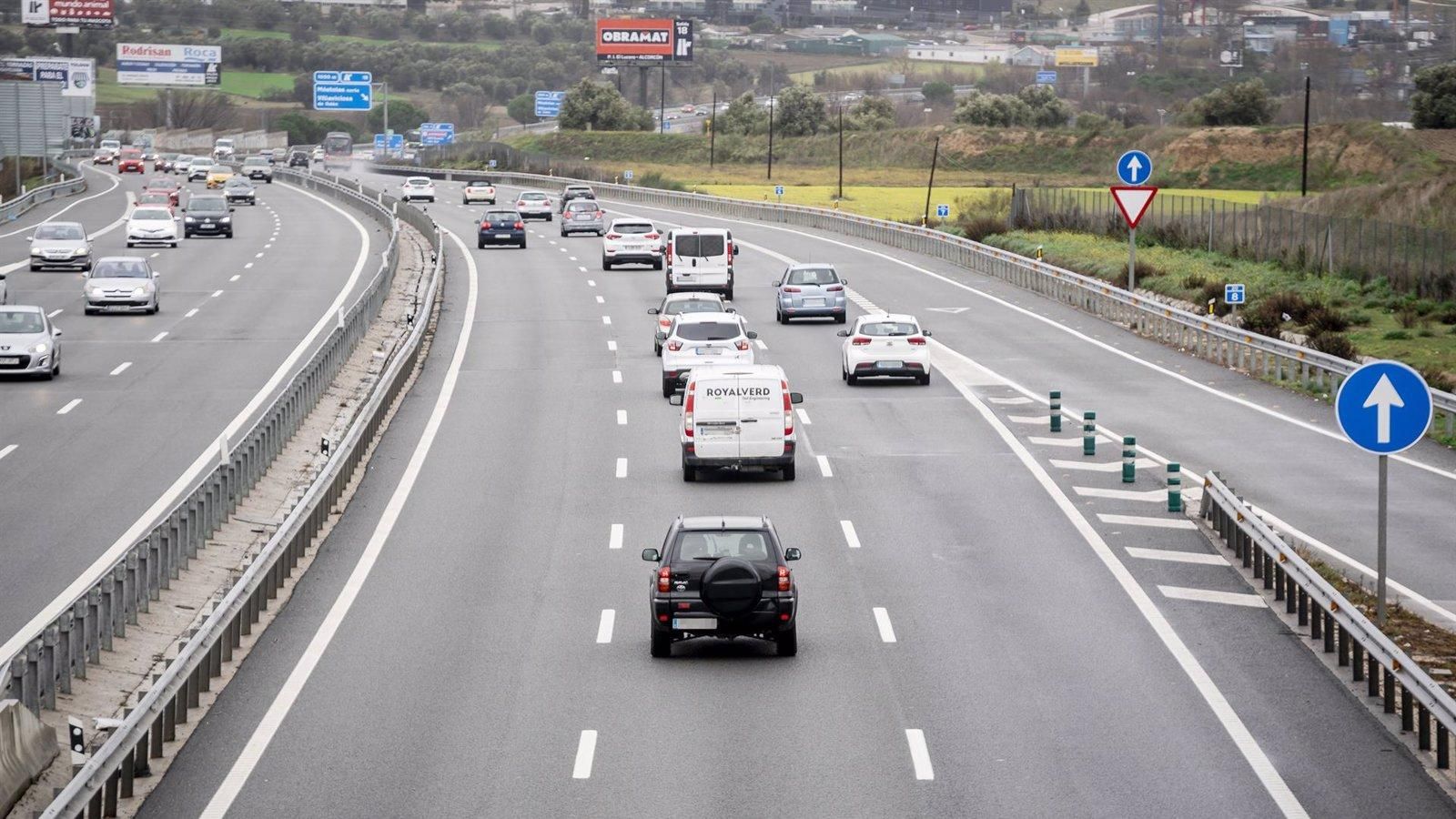 Un accidente sin heridos en la M-45 a la altura de Leganés causa varios kilómetros de atascos