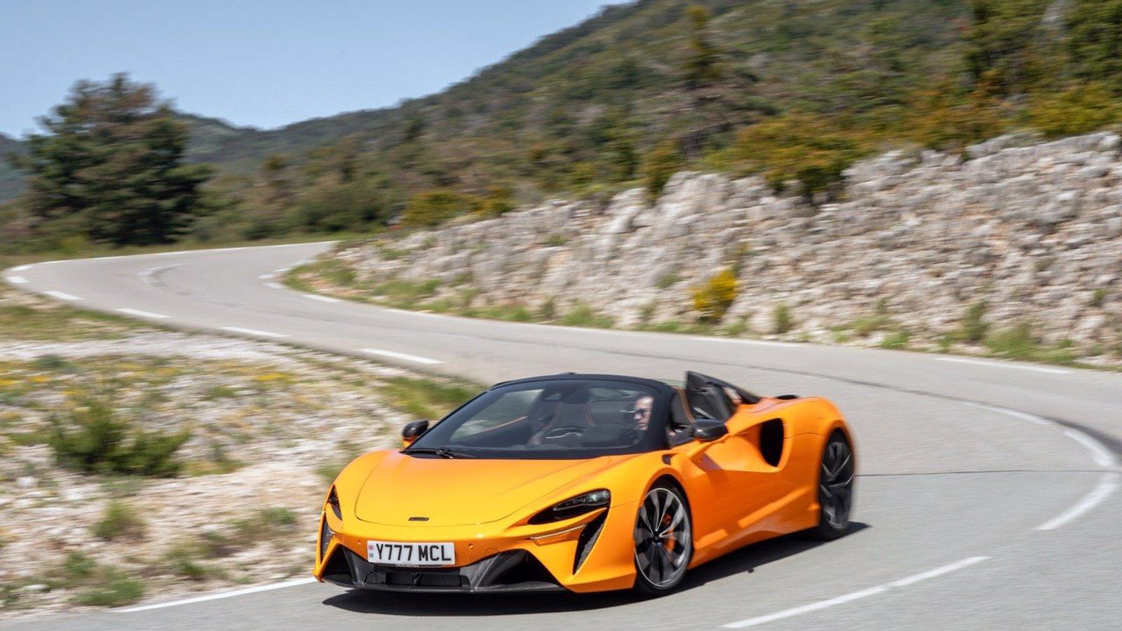 Mclaren lanza su nuevo modelo Artura con 700 CV y con una aceleracion de 0-100 km/h en tres segundos