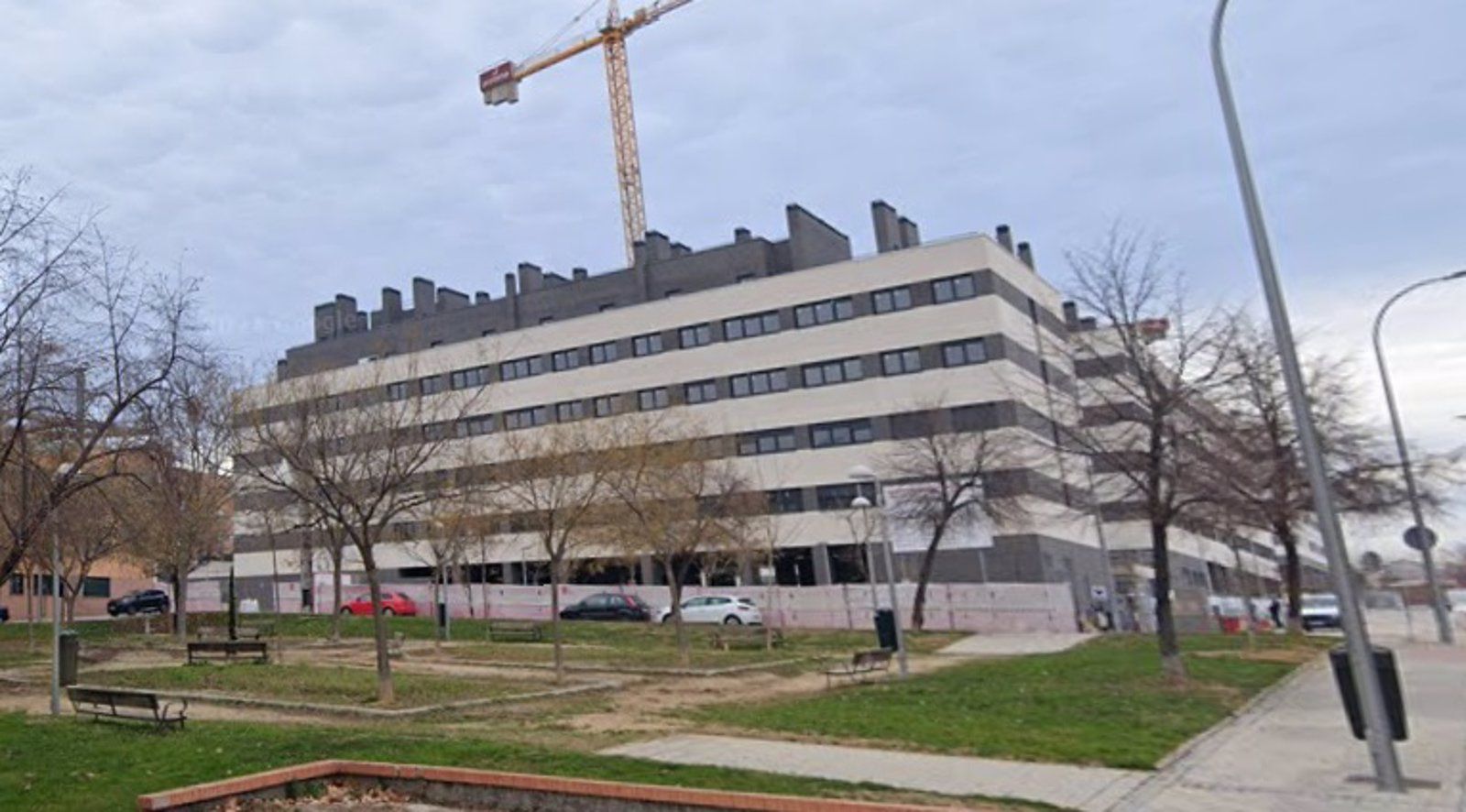 Detenidas cuatro personas por agresiones en urbanización ocupada de Carabanchel