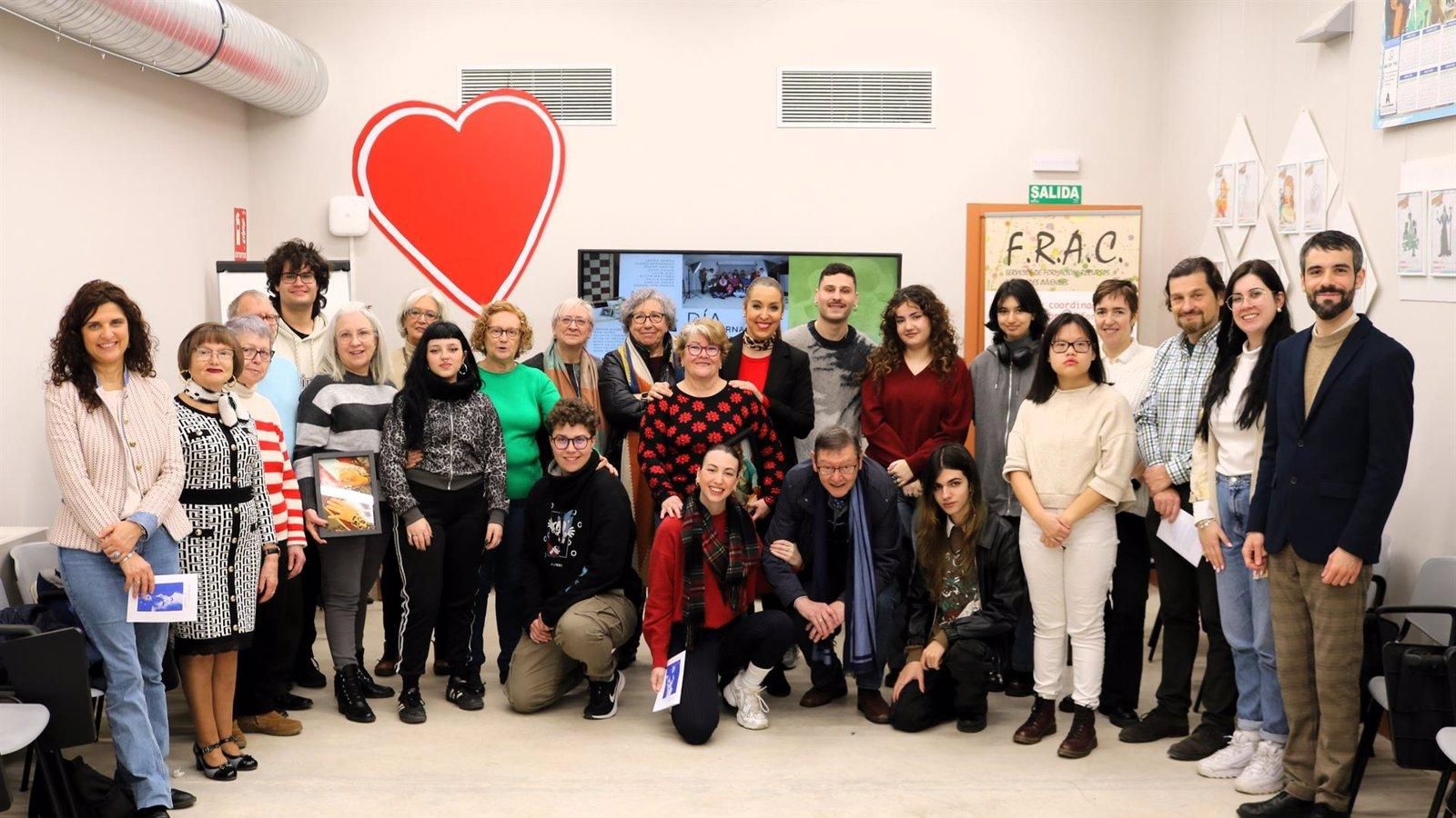 Exposiciones sobre ocio y voluntariado reúnen a generaciones en el Centro FIA de Alcalá de Henares