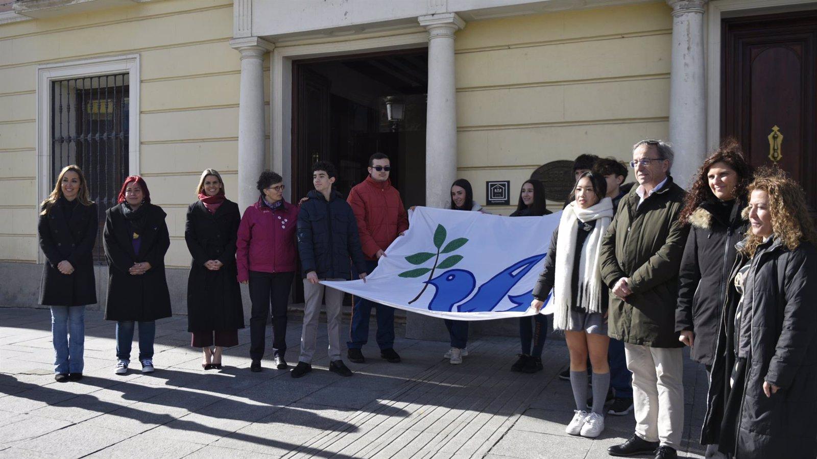 Alumnos de Escuelas Pías celebran el Día de la Paz en Alcalá de Henares