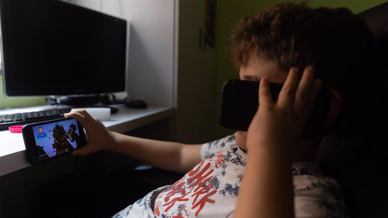 Un estudio advierte de la "sobrecarga cognitiva" que produce el uso excesivo de pantallas en la infancia