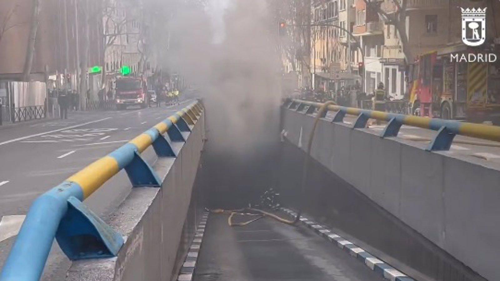 Incendio en el parking subterráneo de Marqués de Urquijo sin causar heridos