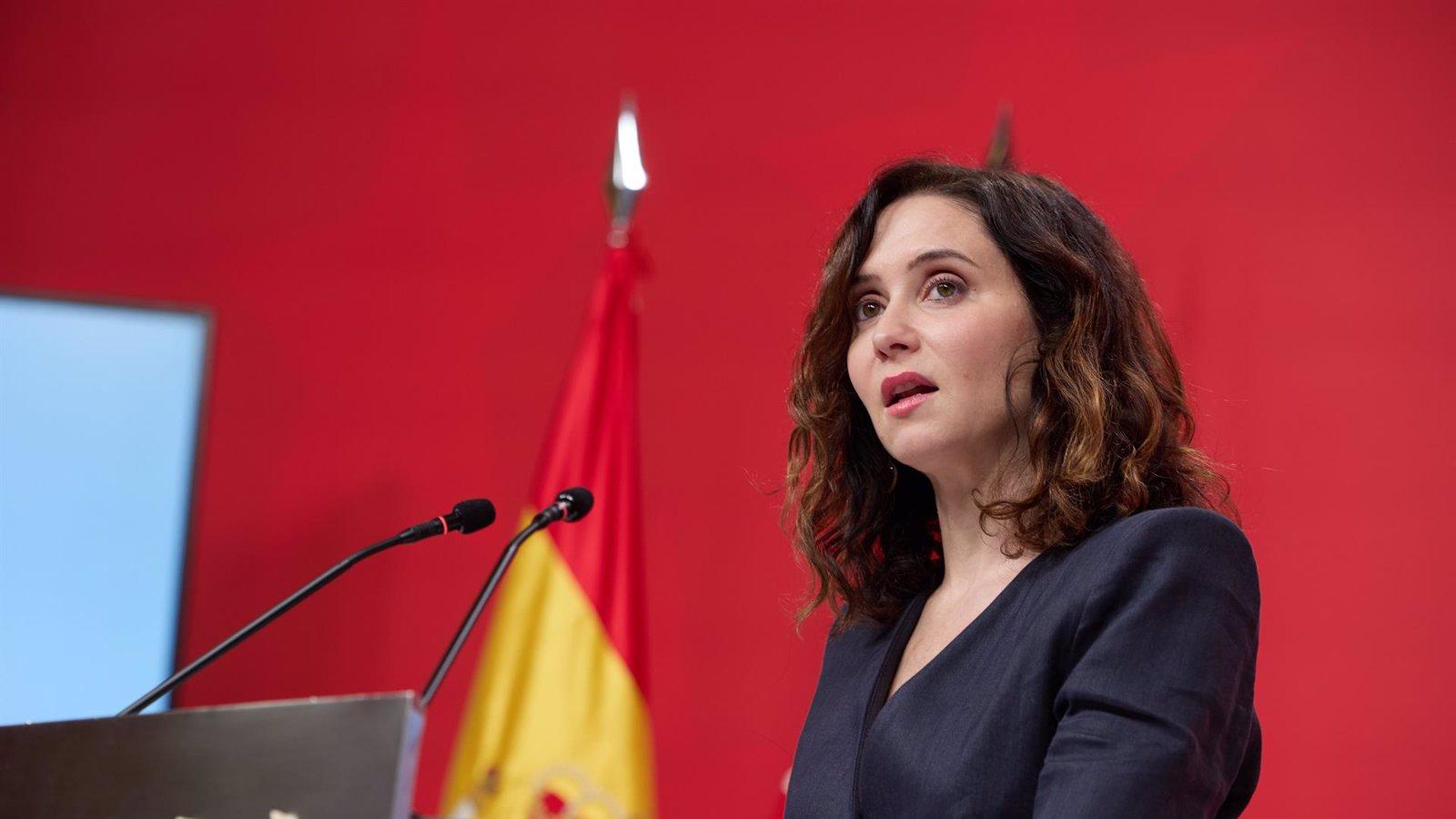 Ayuso critica al PSOE por imponer el "guerracivilismo" en las aulas