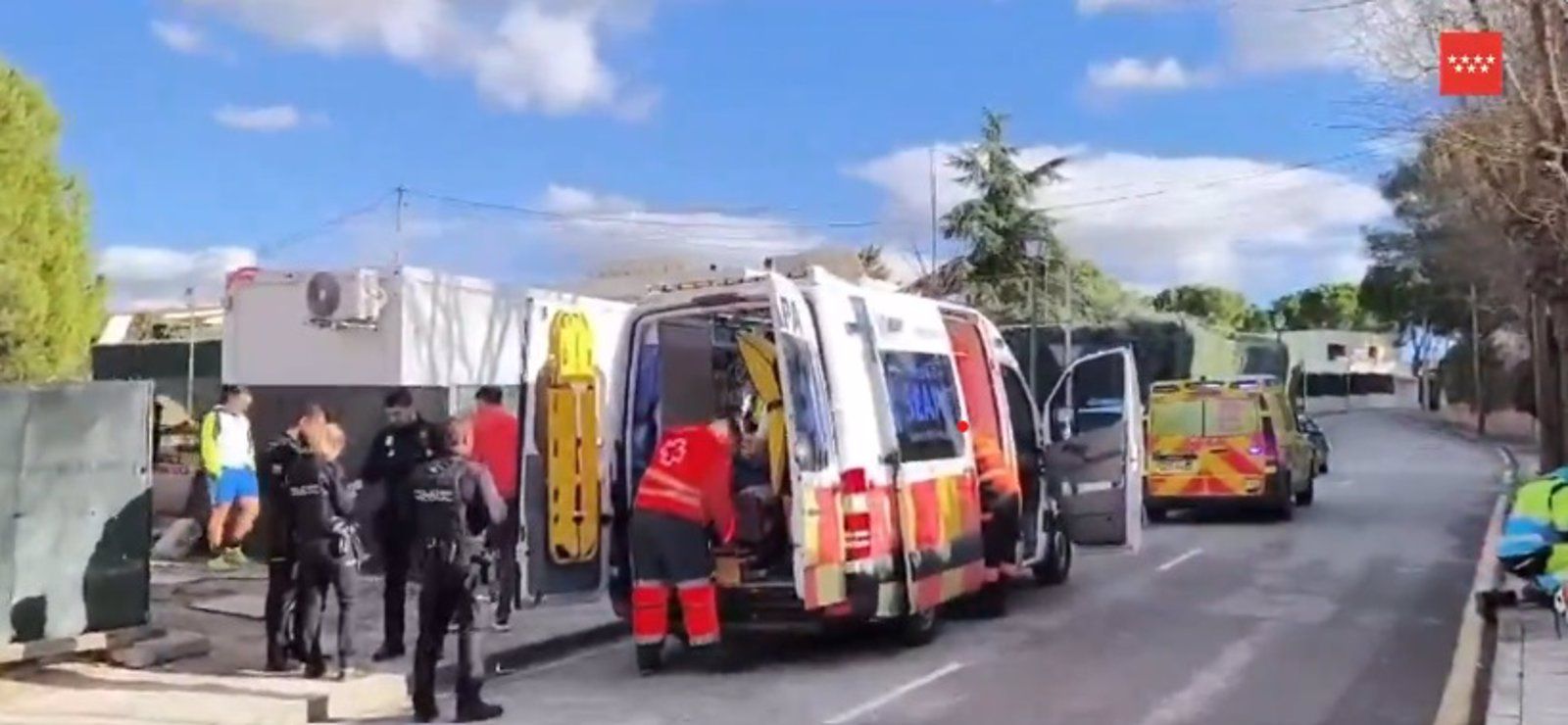 Un obrero resulta gravemente herido tras caer de una azotea en Pozuelo de Alarcón