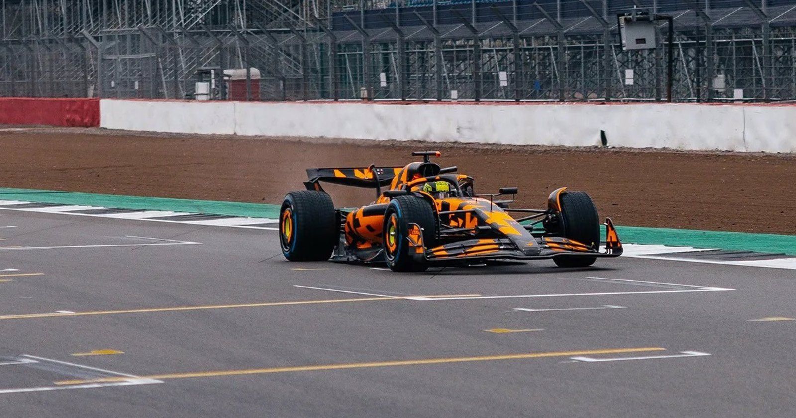 McLaren desvela su MCL39 con el objetivo de competir por ambos títulos en Fórmula 1