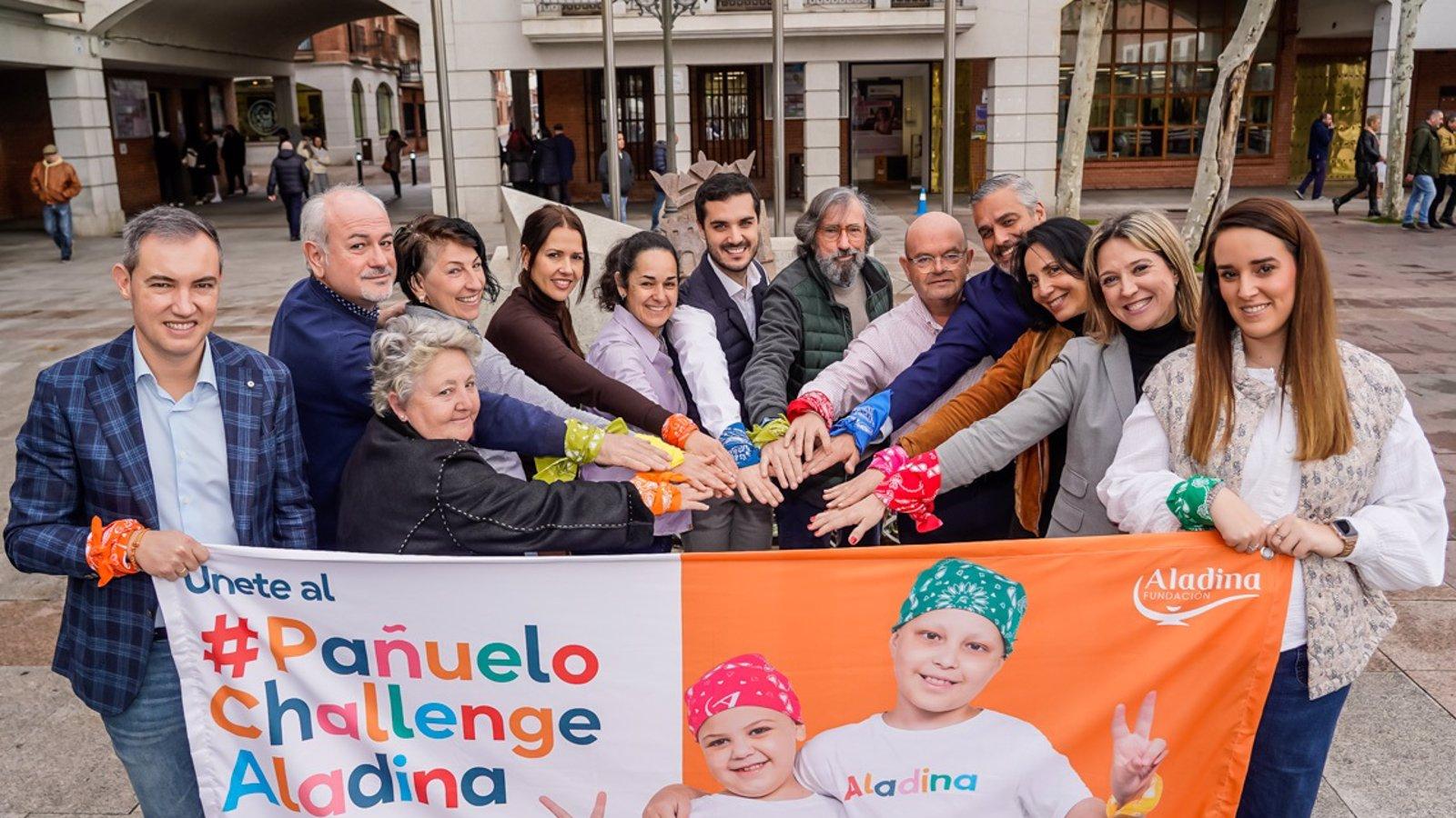 Torrejón de Ardoz participa en el 'Pañuelo Challenge' por el Día del Cáncer Infantil