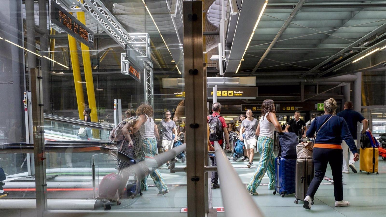 Detienen al productor 'Torbe' en el aeropuerto de Barajas por presunta agresión sexual