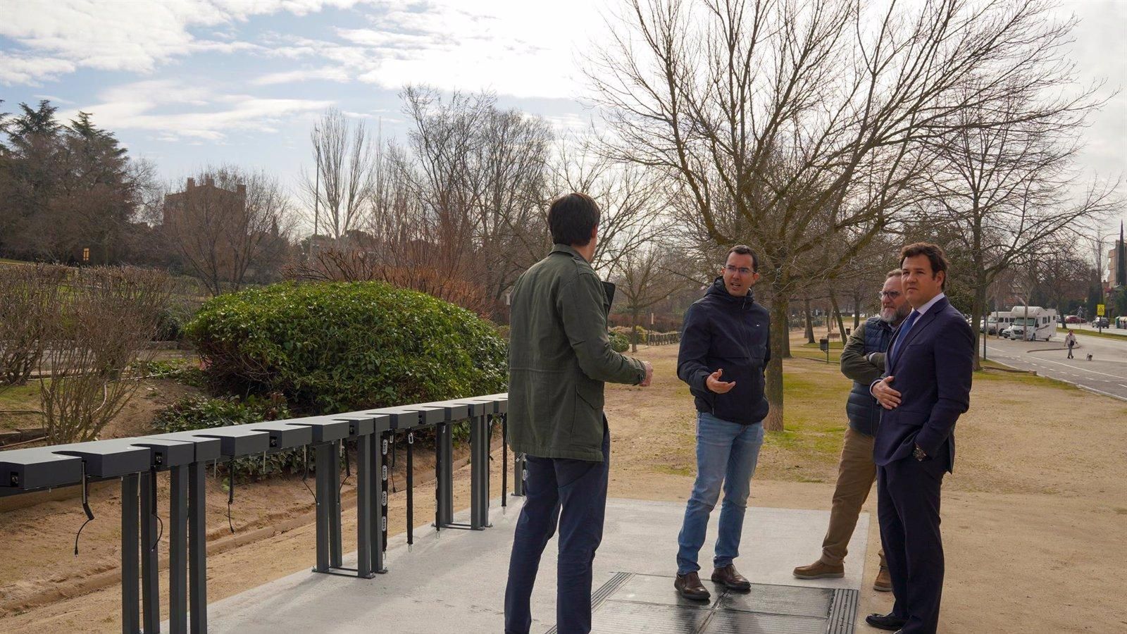 Las Rozas instala estaciones de recarga para vehículos eléctricos en dos parques