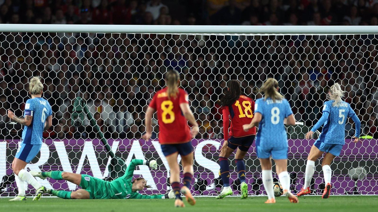 España se enfrenta a Inglaterra en un duelo decisivo