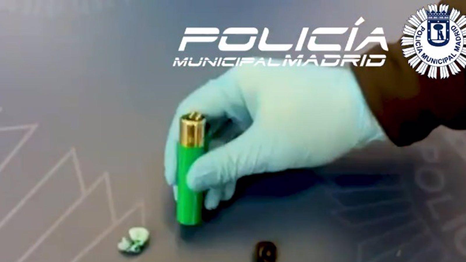 La Policía de Madrid arresta a un traficante que ocultaba drogas en mecheros