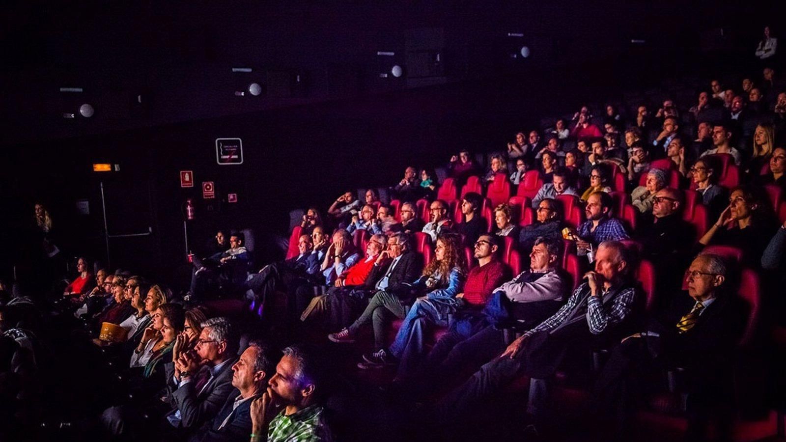 Los mayores de Madrid llenan los cines con el programa Cine Sénior