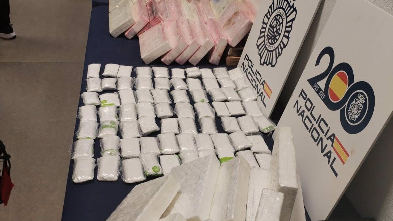 Detenidos en Barajas con 111 kilos de cocaína los responsables de un ‘narcopiso’ en San Blas