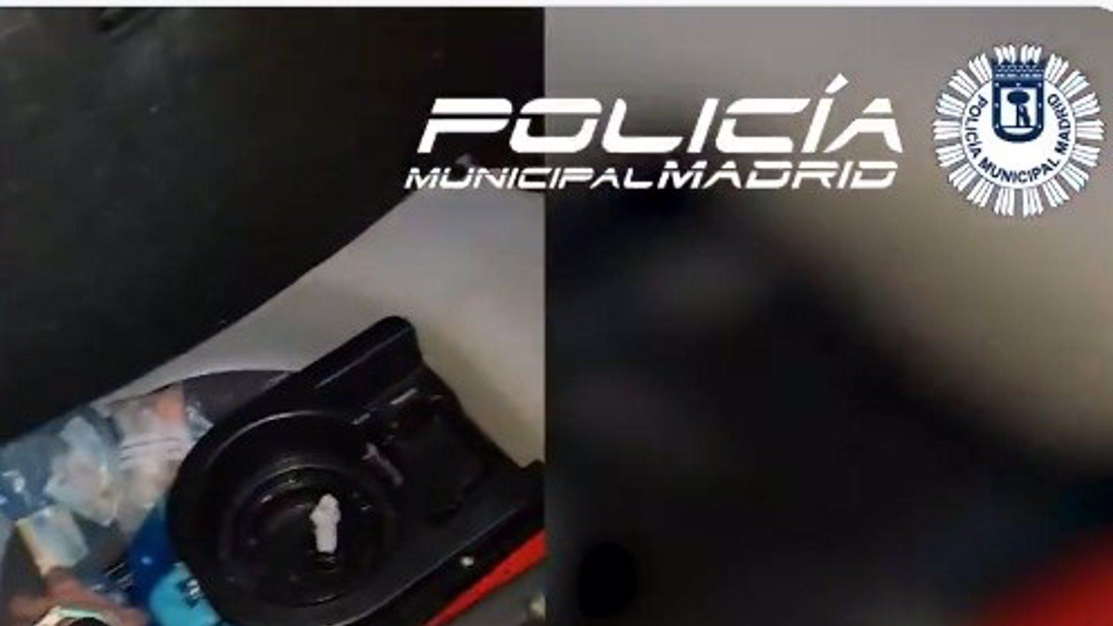 La policía detiene en Madrid a una pareja con 250 pastillas de droga ocultas en el coche