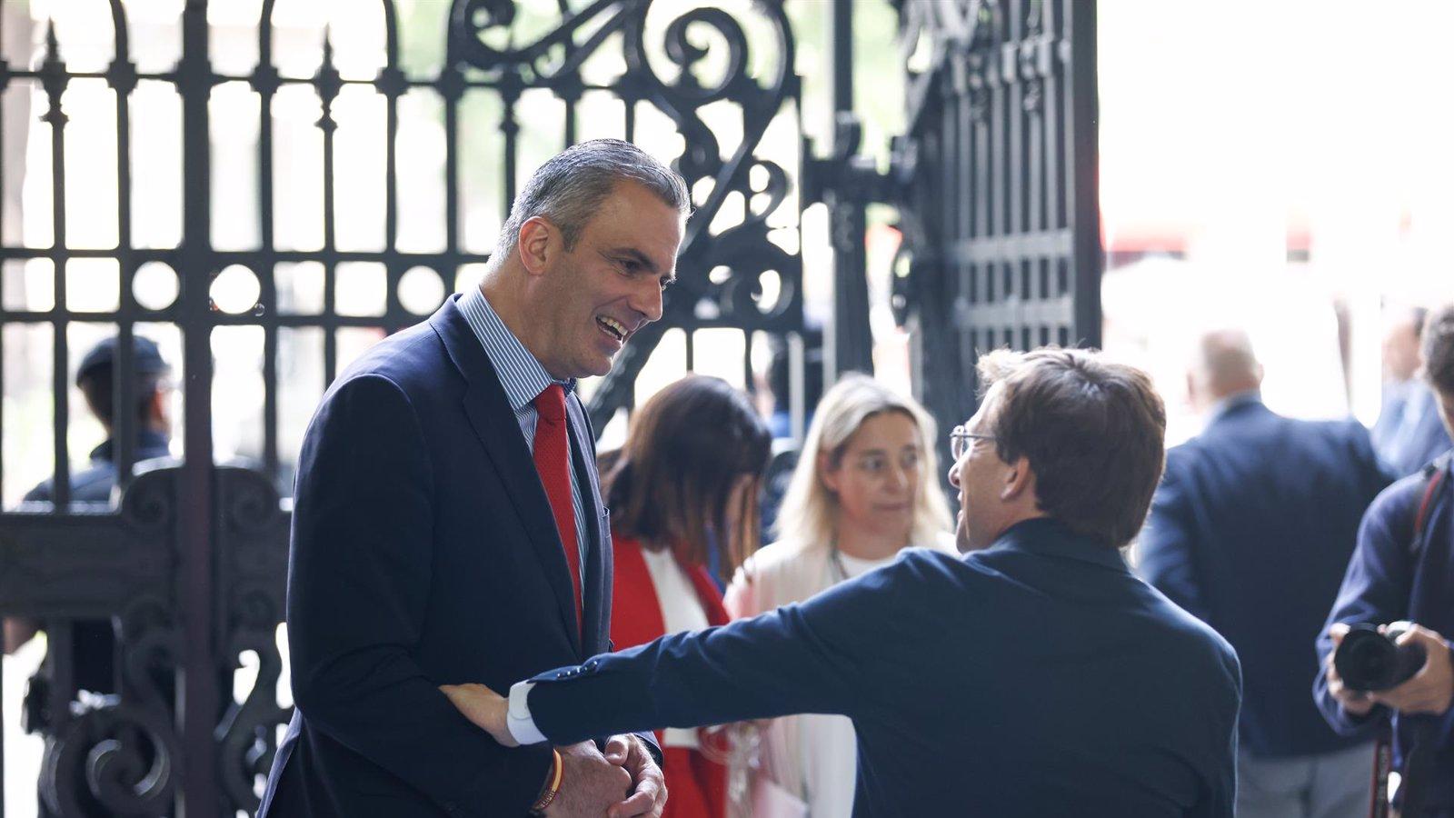 Almeida se distancia de Vox: "Es complicado entenderse con ellos en estos momentos"