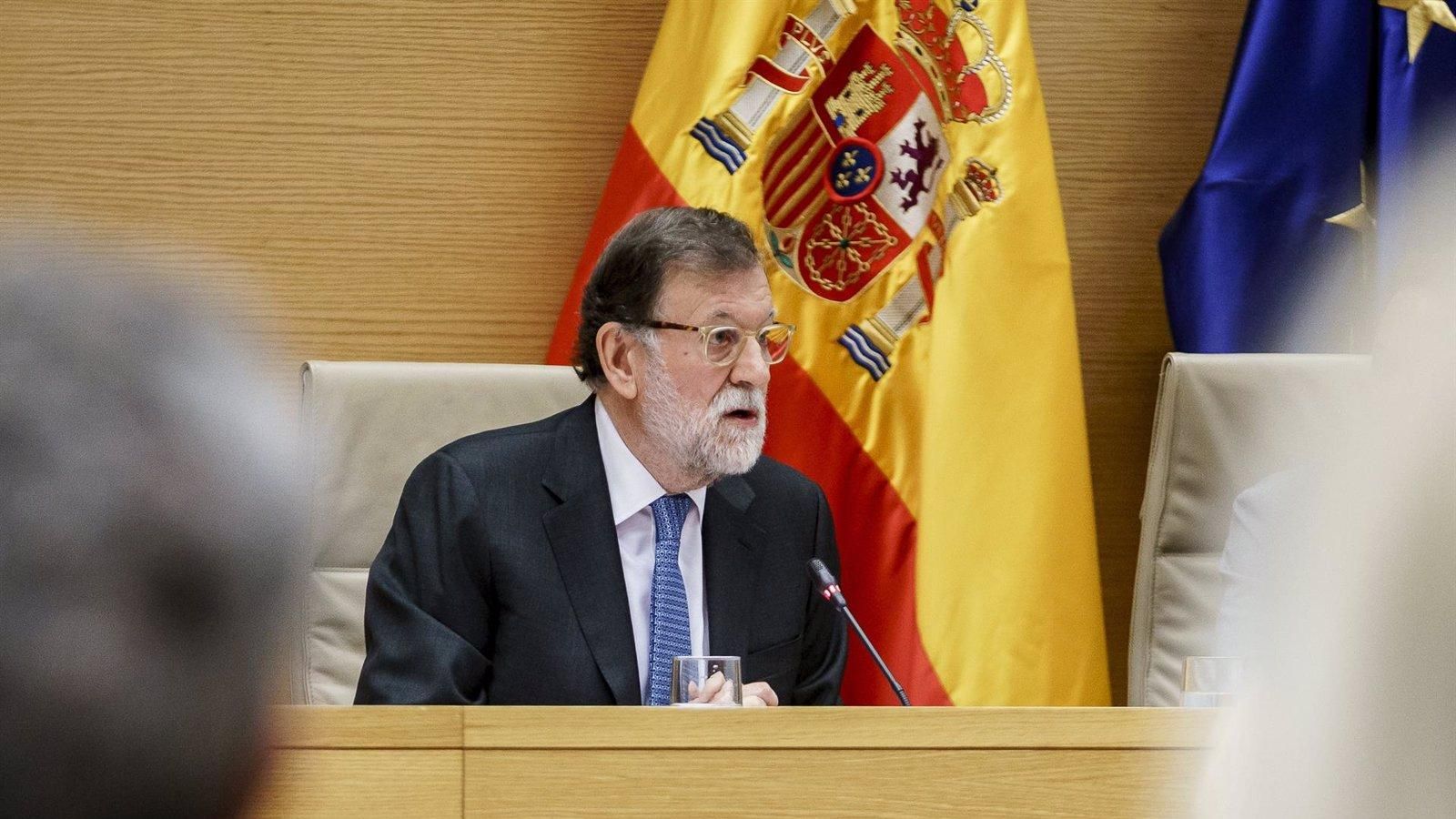 Rajoy se encara con un diputado del PSOE en la comisión sobre la 'Operación Cataluña': "Usted es un mentiroso"