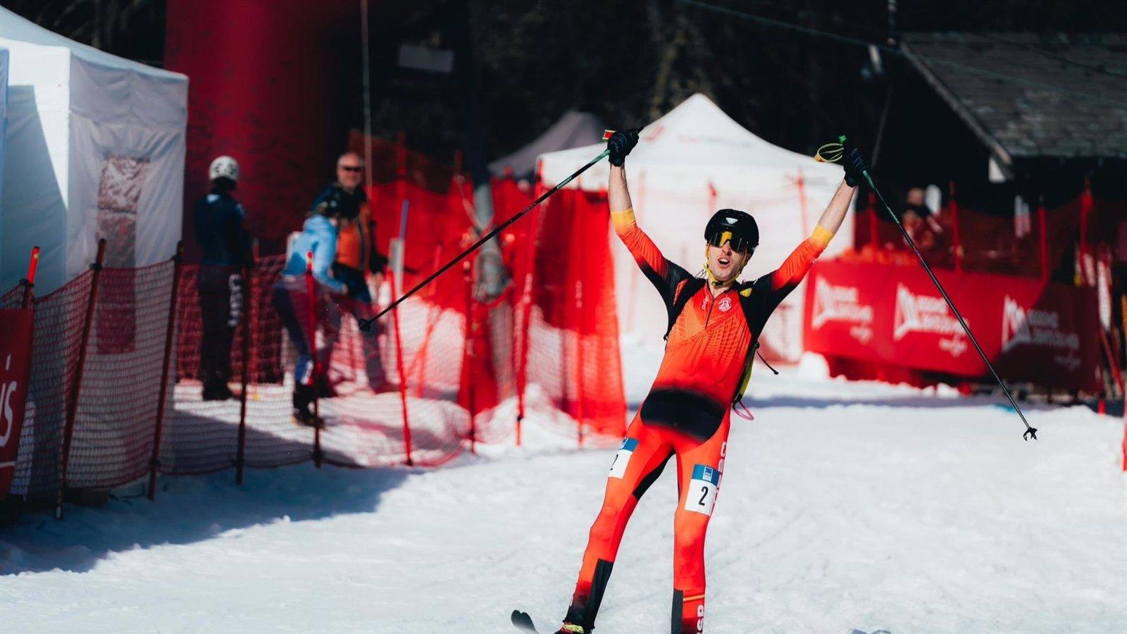 Oriol Cardona revalida su título mundial en esprint y asegura plaza para los Juegos de Invierno 2026