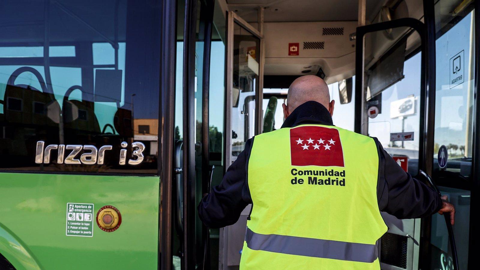 La Comunidad mantiene once autobuses y doce conductores en Valencia