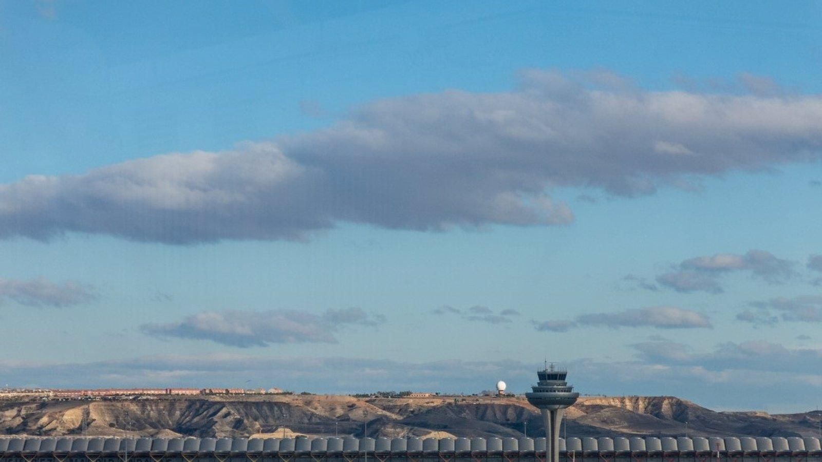 Carabante exige lealtad institucional al Gobierno por la crisis de demandantes de asilo en Barajas