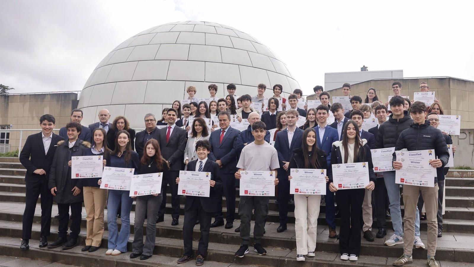 Treinta y tres estudiantes madrileños representarán a España en la fase europea del concurso de diseño espacial