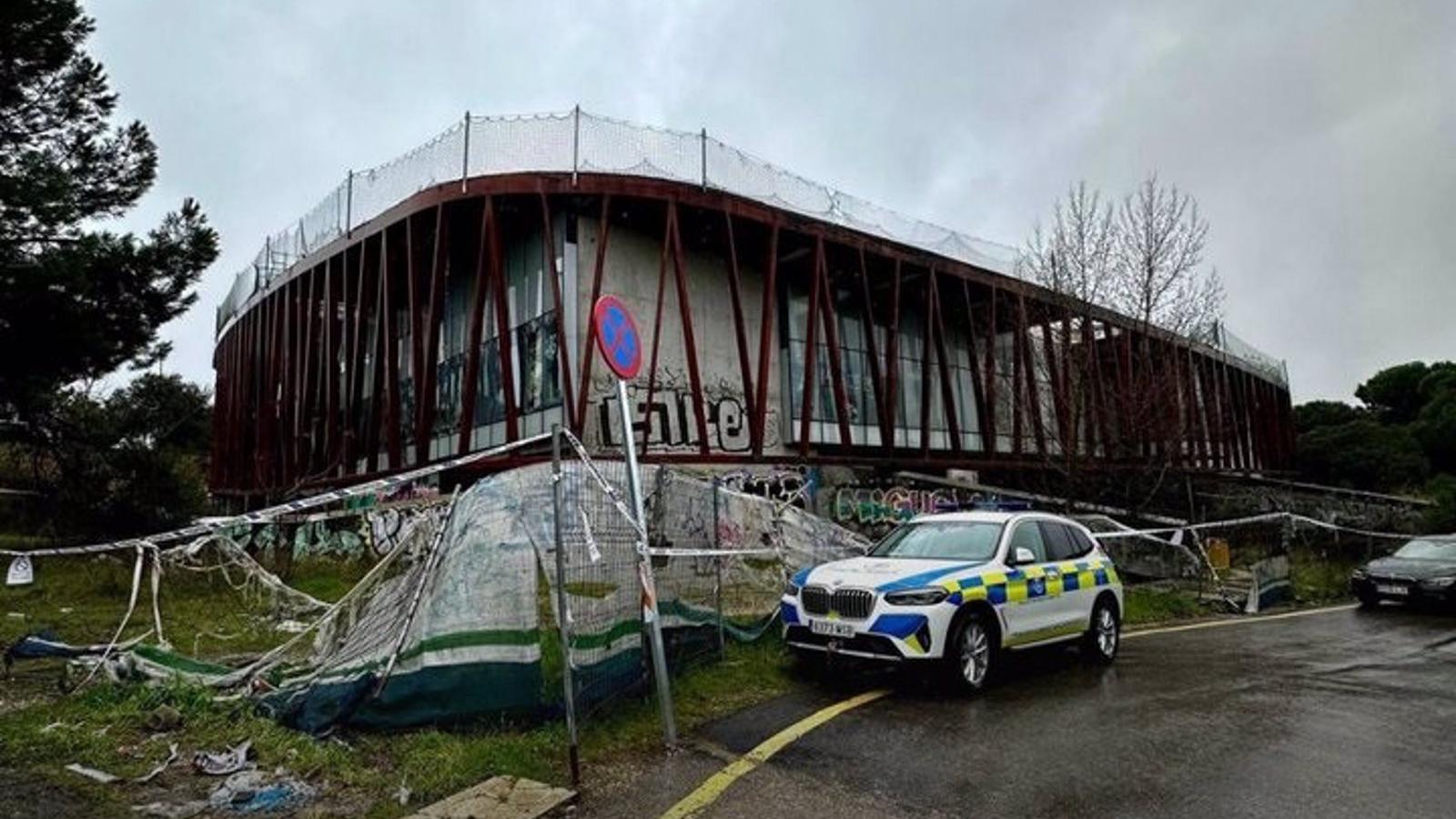 Desalojan el edificio de la antigua London School en Majadahonda por riesgos estructurales