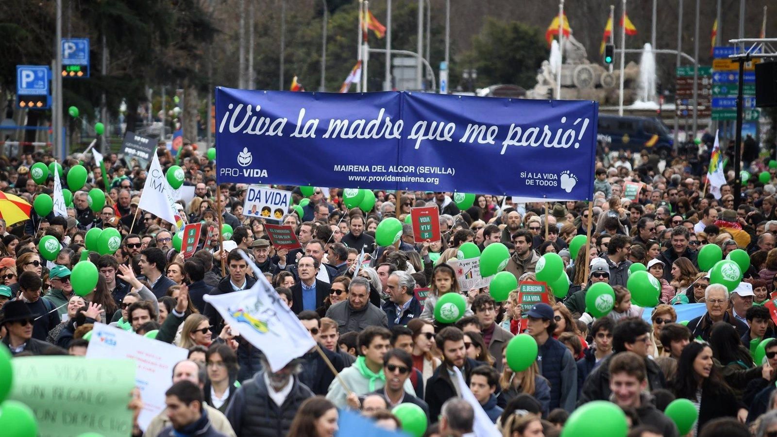 La marcha Sí a la Vida recorre Madrid para defender &quot;el derecho a nacer&quot; y decir &quot;no al aborto&quot;