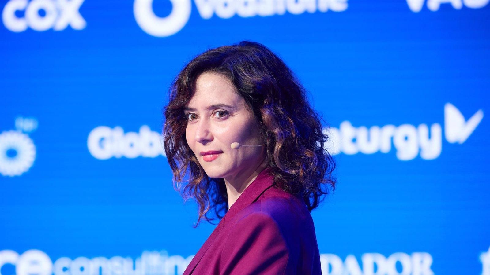 Ayuso califica de “disparate” jurídico y político la distribución forzosa de menores no acompañados