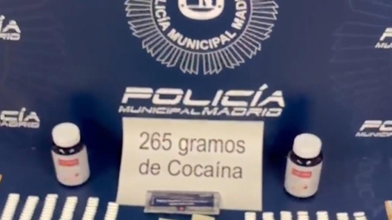 La Policía Municipal detiene en Tetuán a dos hombres con casi 500 cápsulas de cocaína camufladas como suplementos