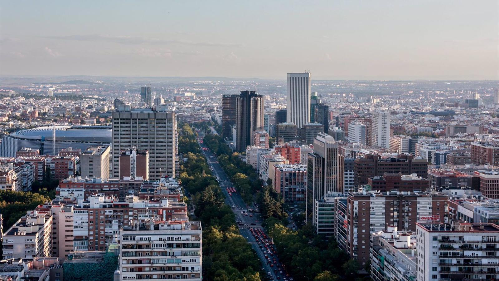 Resumen de noticias de hoy: Amenaza de asteroide, sucesos policiales en Madrid, apertura de centros comerciales y homenaje a los callos a la madrileña