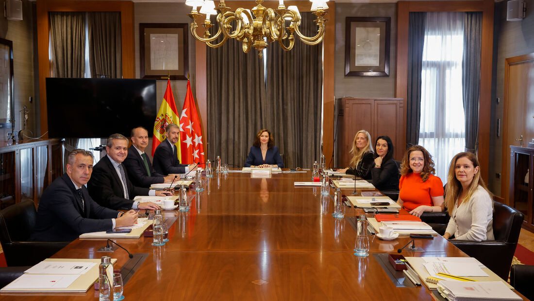 El Consejo de Gobierno se reúne en la Sala Canal de Isabel II
