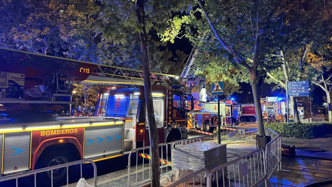 Un incendio en Ciudad Lineal deja siete heridos leves