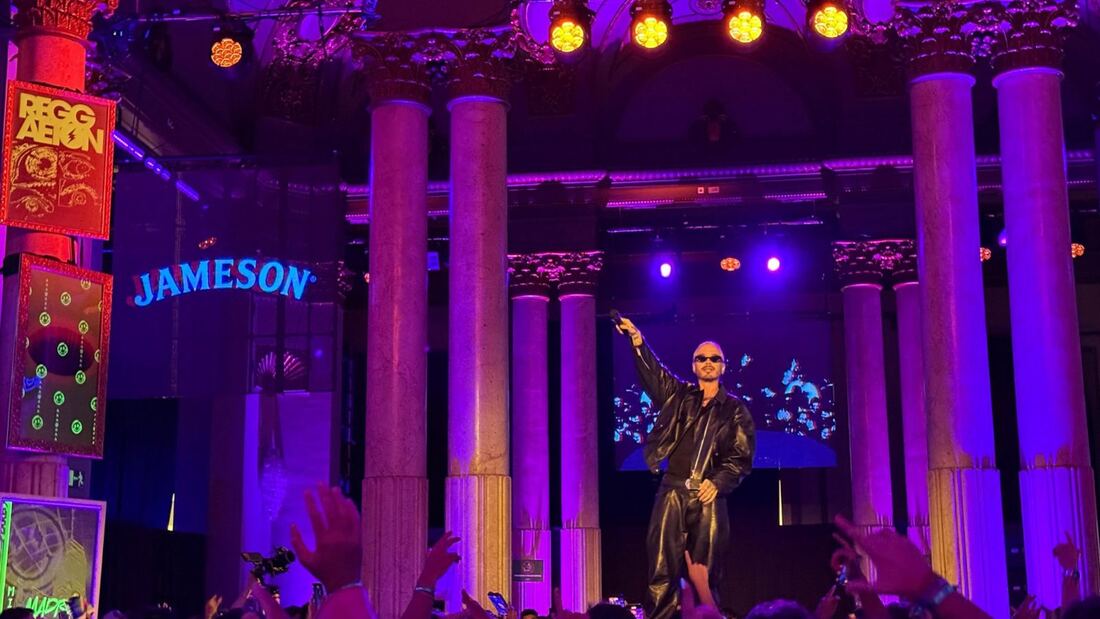 700 personas disfrutan del concierto íntimo de J Balvin