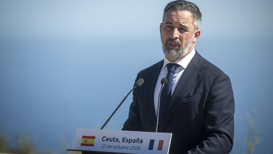 Abascal acusa a Sánchez de violencia electoral y trampas