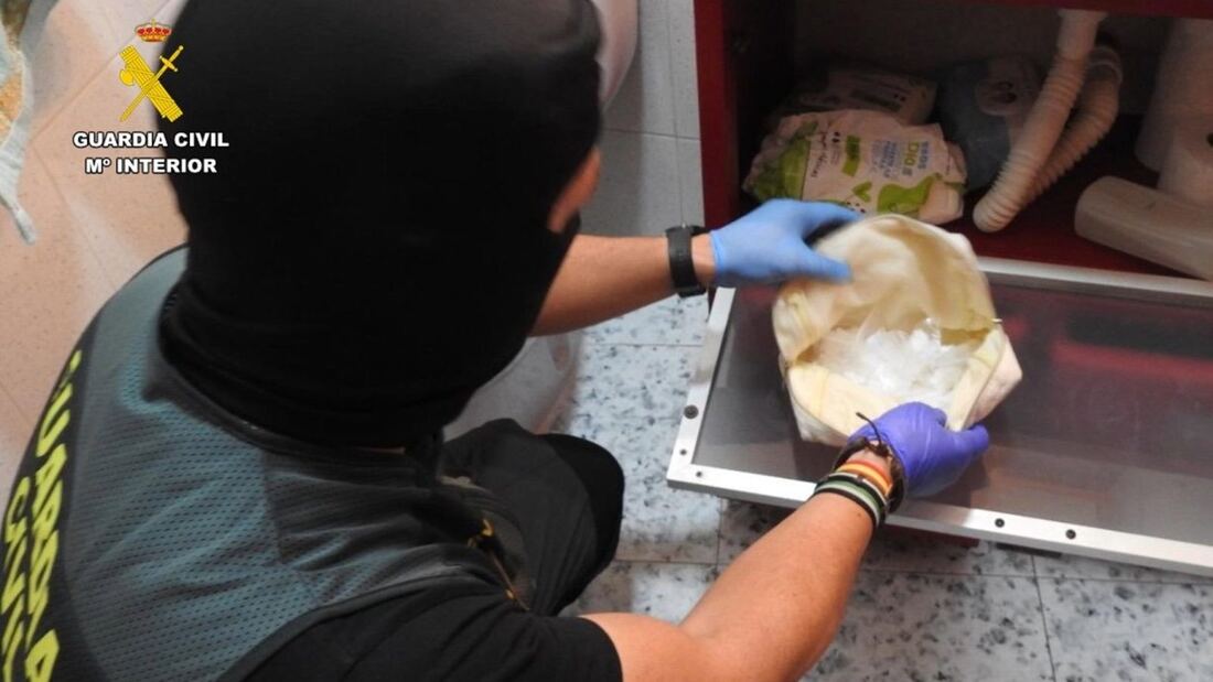 La Guardia Civil detiene a tres miembros de un clan por un punto de venta de cocaína en Villaconejos