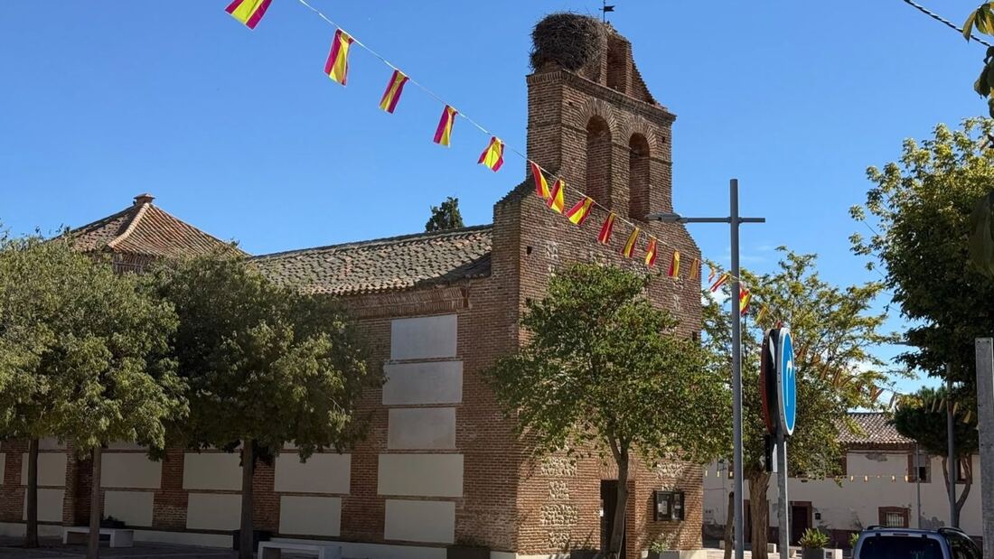 Fresno de Torote celebra la Hispanidad con 450 banderines