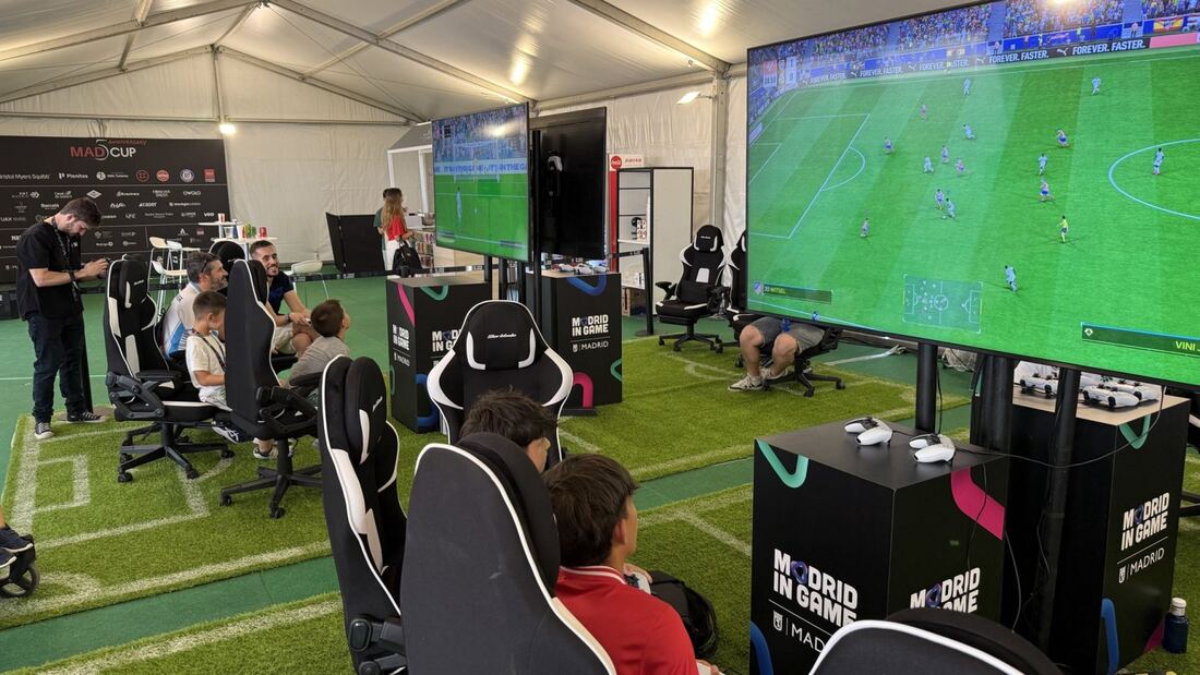 El Metropolitano acoge el torneo de fútbol y videojuegos este fin de semana
