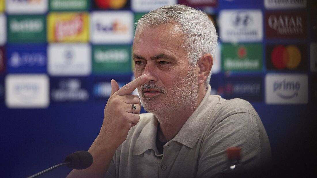 Mourinho cuestiona el momento de la sanción a Vinícius