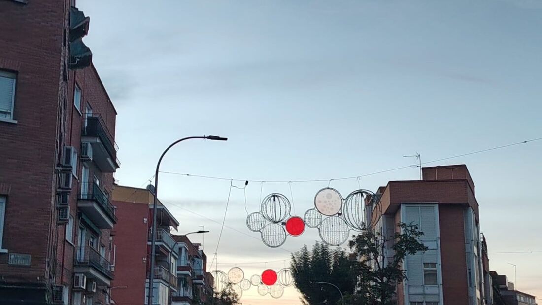 La Navidad llega a Madrid: arrancan los preparativos de las luces