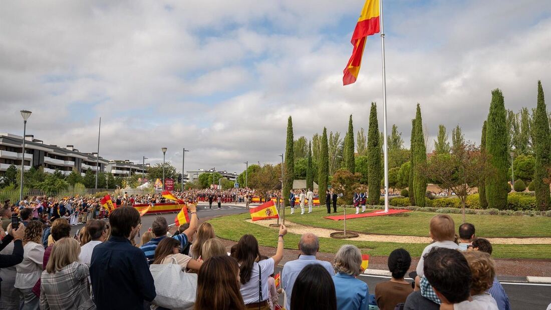 El Ayuntamiento traslada a la zona sur de Pozuelo el Homenaje a la Bandera