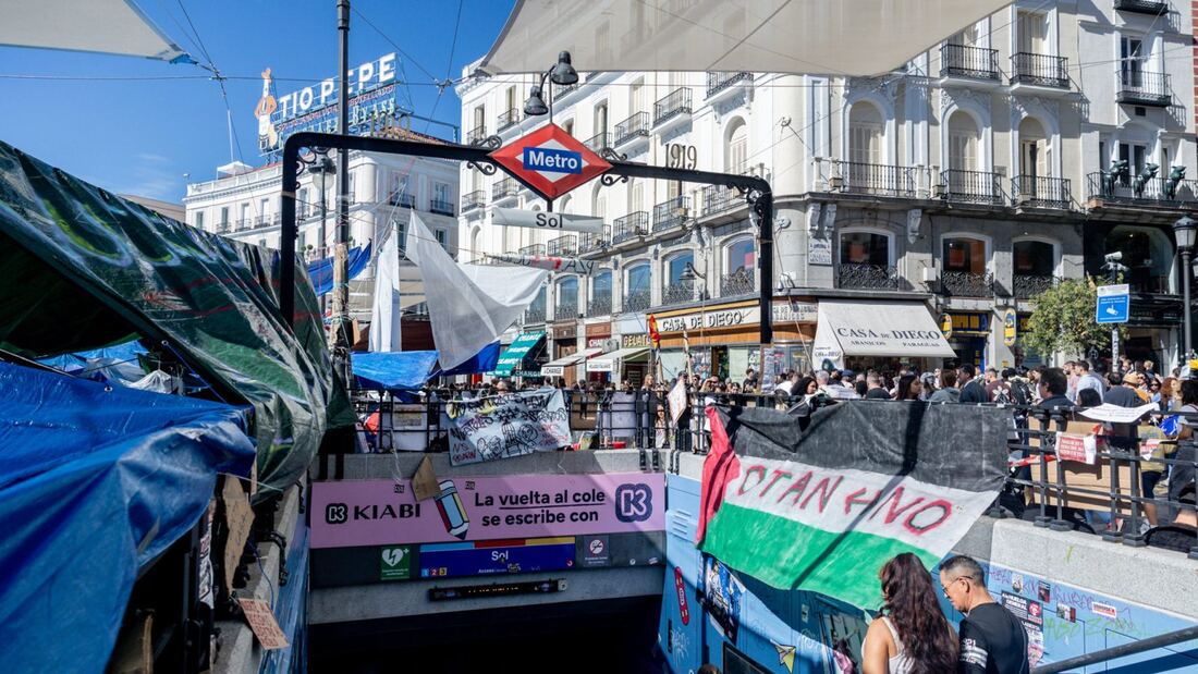 Vox presenta una querella contra el delegado del Gobierno por la acampada de Sol